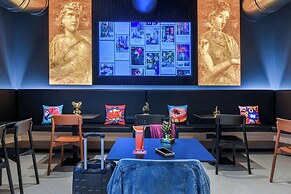 Moxy Pompeii