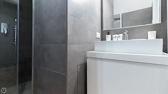 Charming Apartment in Milan's Heart