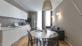 Charming Apartment in Milan's Heart