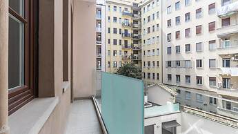 Charming Apartment in Milan's Heart