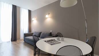 Charming Apartment in Milan's Heart