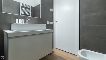 Charming Apartment in Milan's Heart
