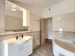 Villa in Galizana With Bubble Bath