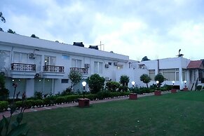 Black Mango Resort