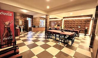 Wander Thrives Inn By Ads