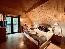 Lodges On Loch Ness