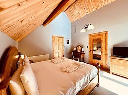 Lodges On Loch Ness