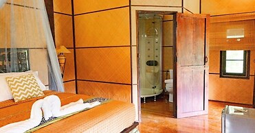 Palette Luxe Elephant Camp Maerim