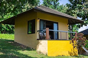 Palette Luxe Elephant Camp Maerim