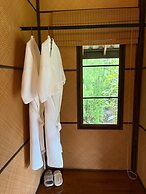 Palette Luxe Elephant Camp Maerim