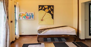 Palette Luxe Elephant Camp Maerim
