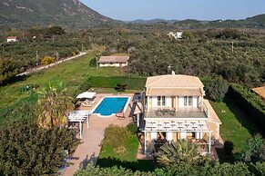 Villa Erato With Private Swimming Pool