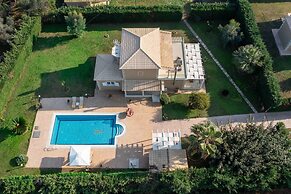Villa Erato With Private Swimming Pool