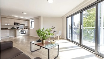 Manor Park Court