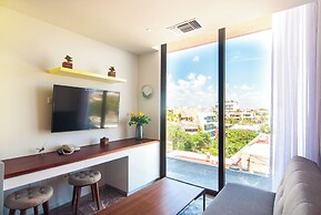 Condos with Oceanview Rooftop Pool