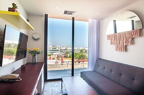 Condos with Oceanview Rooftop Pool