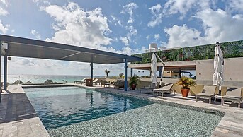 Condos with Oceanview Rooftop Pool