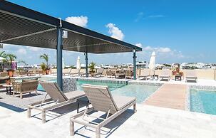 Condos with Oceanview Rooftop Pool