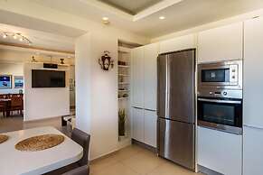 Luxury Villa Kopsas