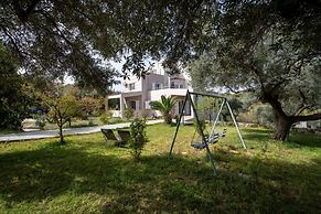 Green Hill Family Villa