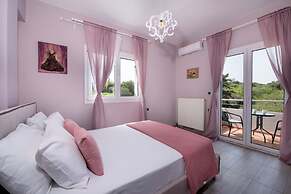 Green Hill Family Villa