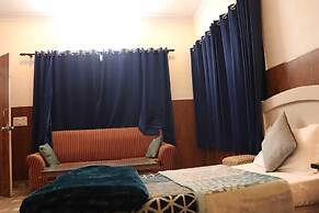 Deodar Cottage | Scenic View, next to nature!