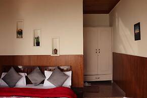Deodar Cottage | Scenic View, next to nature!