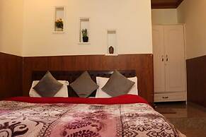Deodar Cottage | Scenic View, next to nature!