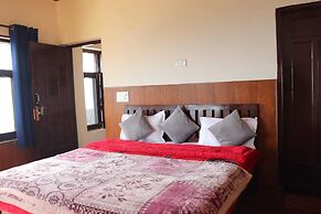 Deodar Cottage | Scenic View, next to nature!
