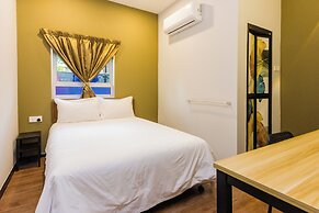 Great 5BR Garden Inn by uBook