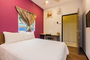 Great 5BR Garden Inn by uBook