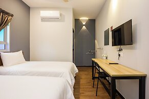 Great 5BR Garden Inn by uBook