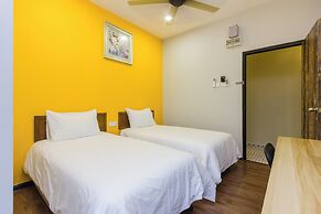 Great 5BR Garden Inn by uBook