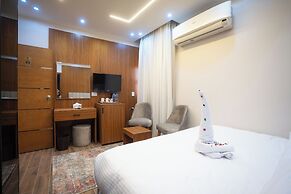 Tuya Pyramids Inn