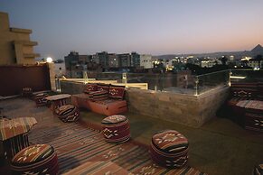 Tuya Pyramids Inn
