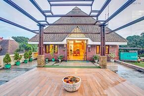 Pyramid Home Divine