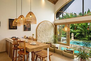 Sunny Paradise Villa by Betterplace