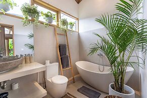Sunny Paradise Villa by Betterplace