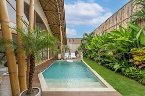 Sunny Paradise Villa by Betterplace