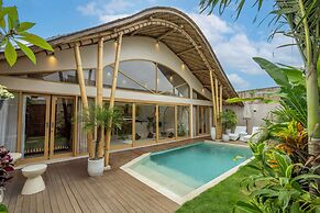 Sunny Paradise Villa by Betterplace