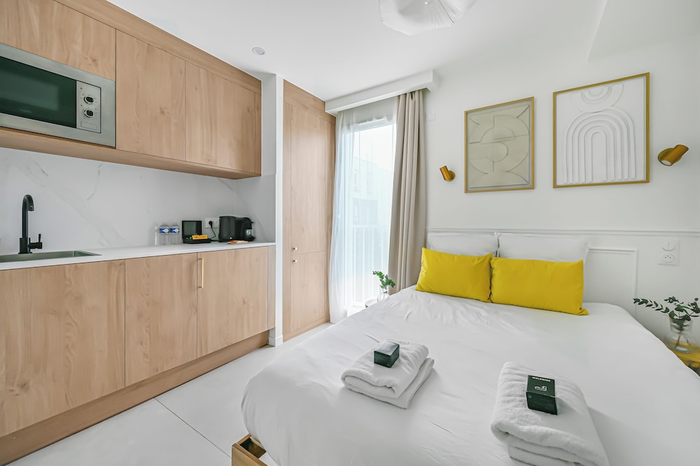 JIJI Suites