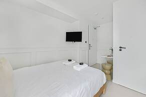 JIJI Suites