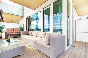 Central Penthouse on 19th Floor with Amazing View