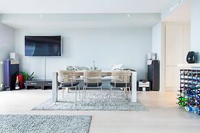 Central Penthouse on 19th Floor with Amazing View