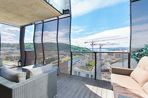 Central Penthouse on 19th Floor with Amazing View