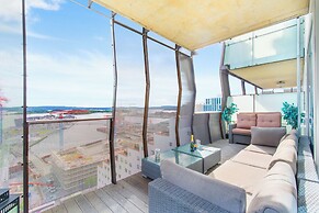 Central Penthouse on 19th Floor with Amazing View