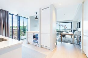 Central Penthouse on 19th Floor with Amazing View