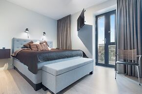 Central Penthouse on 19th Floor with Amazing View