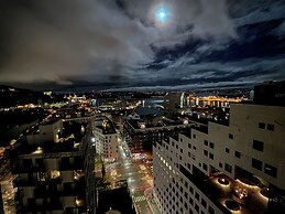 Central Penthouse on 19th Floor with Amazing View
