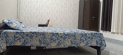 Hariom Home Stay By GRB